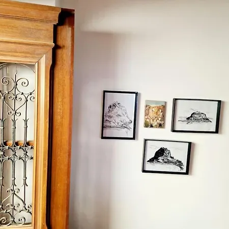 Voltes In Monemvasia's Castle Apartment