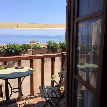 Voltes In Monemvasia's Castle Apartment Monemvasia