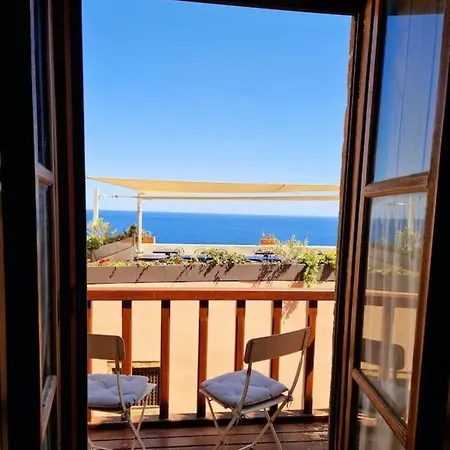 Voltes In Monemvasia's Castle Apartment *